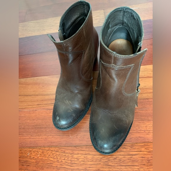 Brown ankle boots - Picture 2 of 2